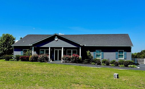 House in Dandridge, Tennessee, United States 1
