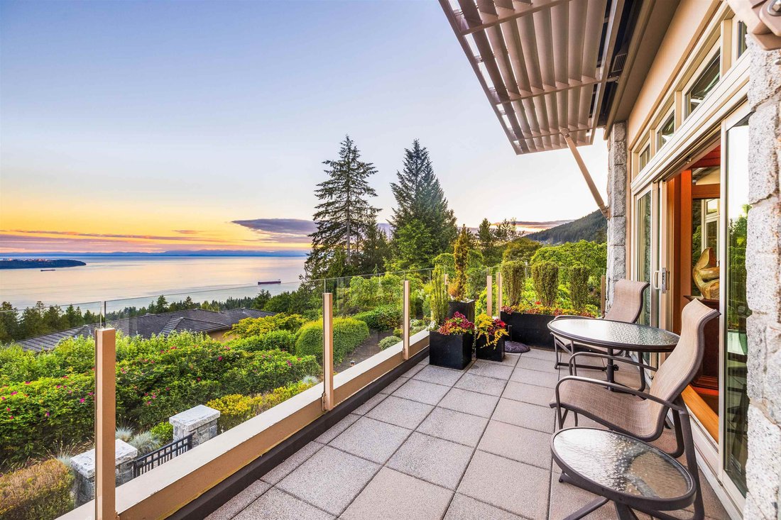 House in West Vancouver, British Columbia, Canada 1 - 18167558