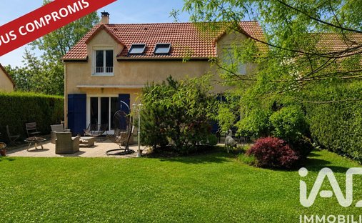 House in Nord Ouest, Lesigny, France 1