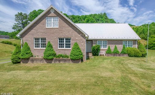 House in Laurel Bloomery, Tennessee, United States 1