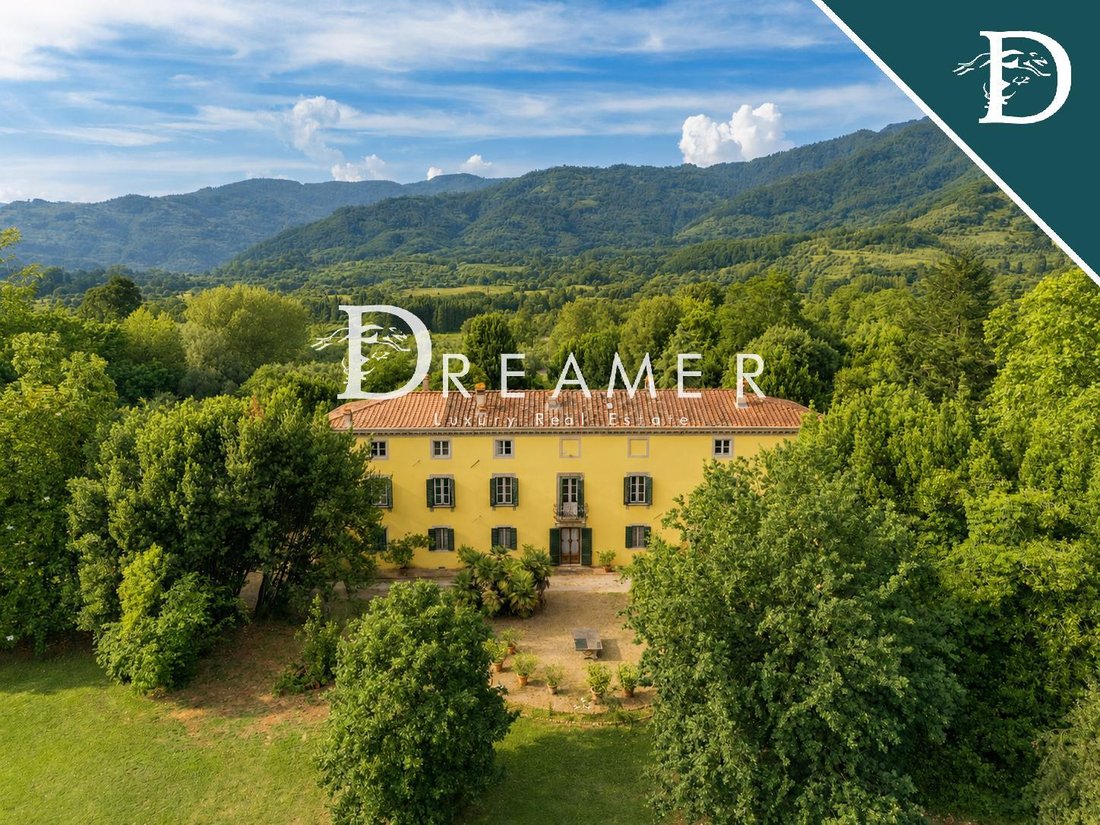 Villa in Pieve di Brancoli, Lucca, Tuscany 1 - 18163445