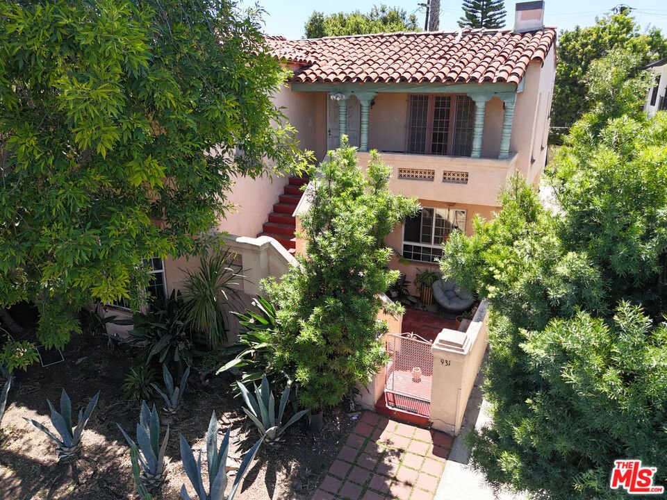 Los Angeles, California, United States 3 - 18147858