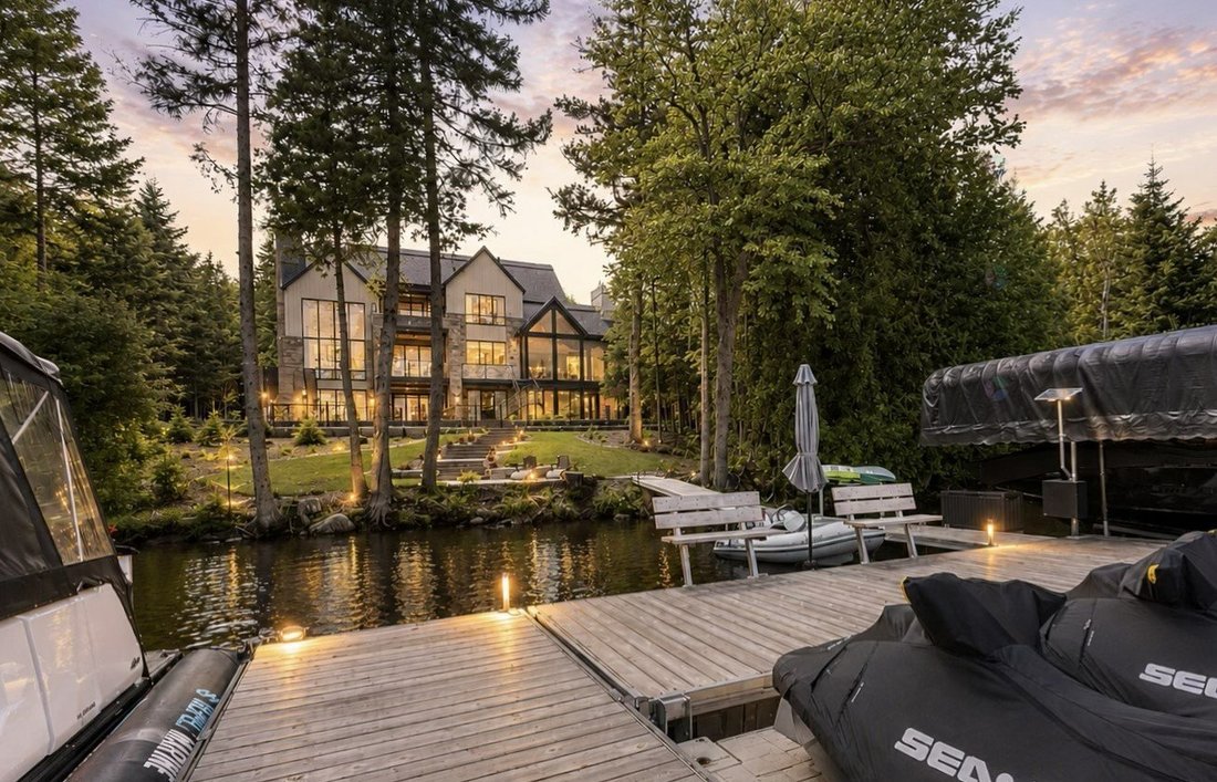 House in Saint-Donat-de-Montcalm, Quebec, Canada 1 - 17401955