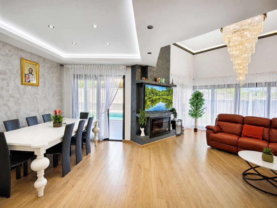 Villa in Buenas Noches, Estepona, Spain 5 - 16612868