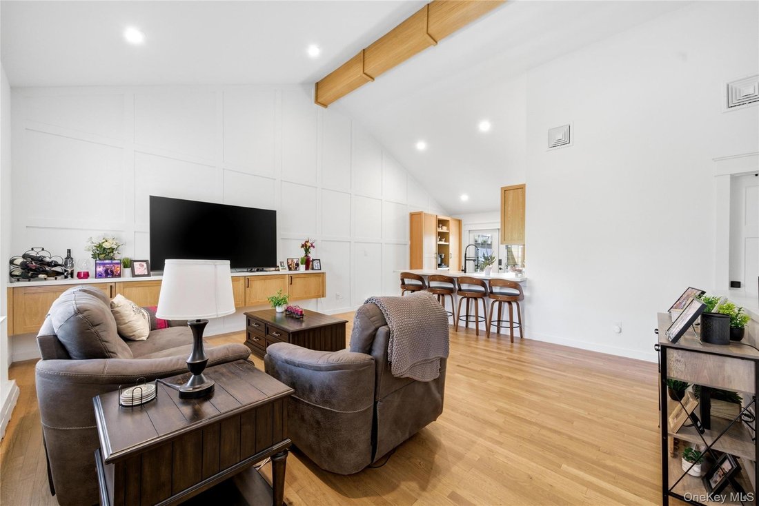 House in Rocky Point, New York, United States 2 - 18156074
