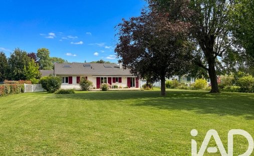 House in Sud Ouest, Lesigny, France 1