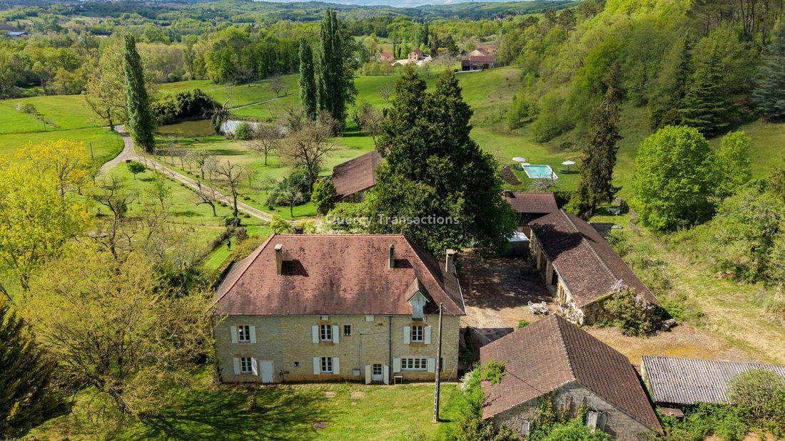 Estate in Cazals, Occitania, France 1 - 18155892