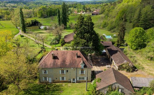 Estate in Cazals, Occitania, France 1