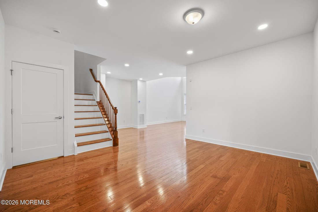House in Old Bridge Township, New Jersey, United States 4 - 18159631