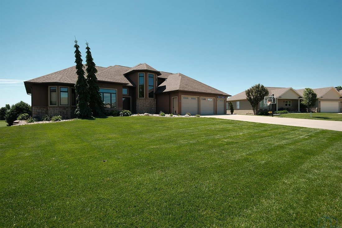 House in Sioux Center, Iowa, United States 2 - 18164455