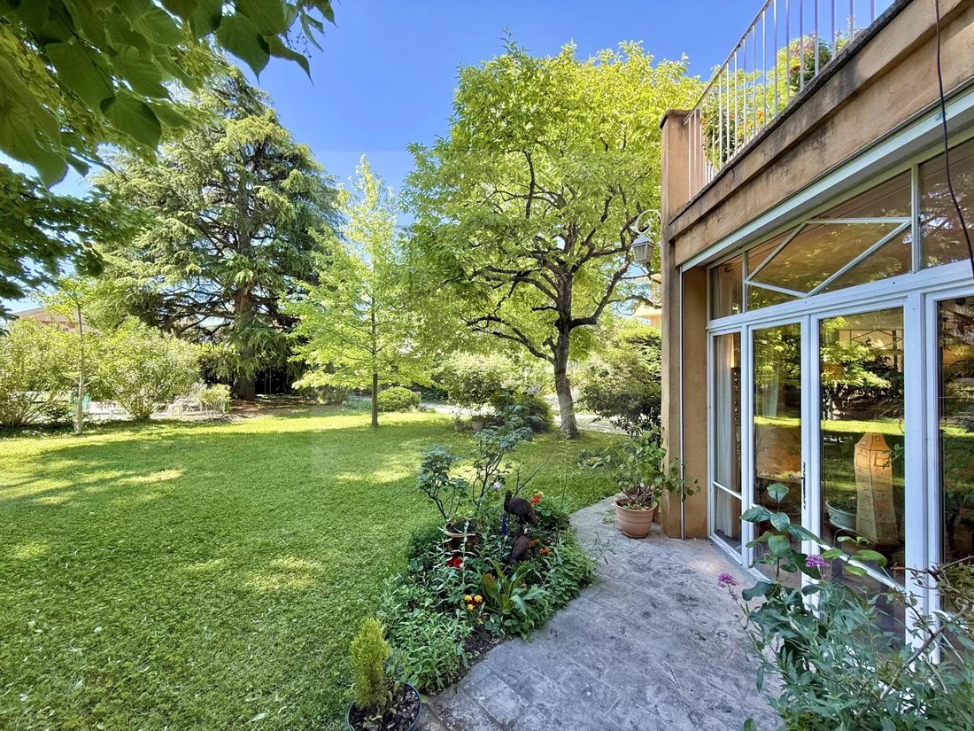 Townhouse in Comtale-Cente-Cours Mirabeau, Aix-en-Provence, France 2 - 18156404