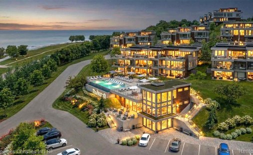 Condo in Petoskey, Michigan, United States 1