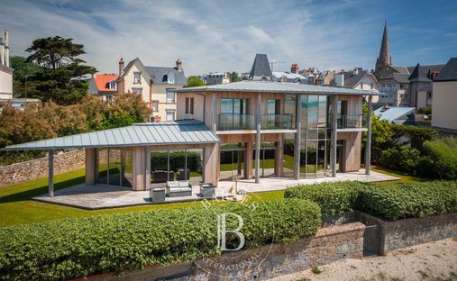 House in Saint-Pair-sur-Mer, Normandy, France 1