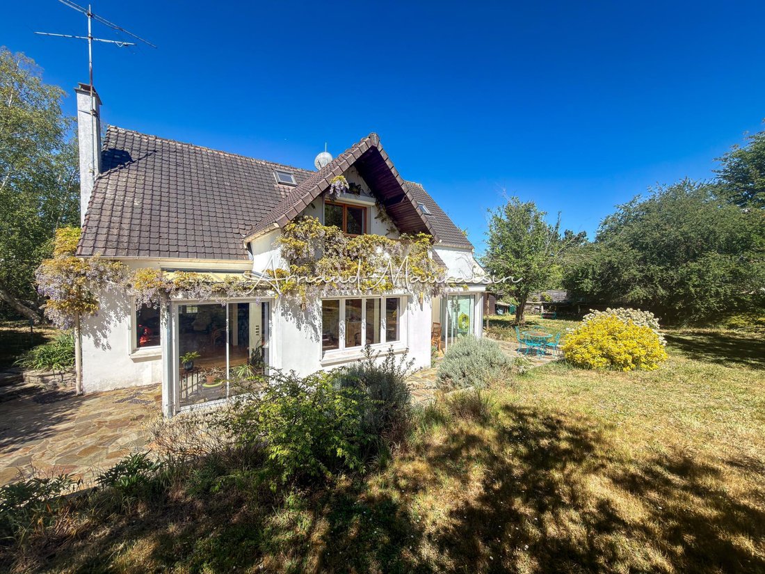 House in Orry-la-Ville, Hauts-de-France, France 1 - 18157562