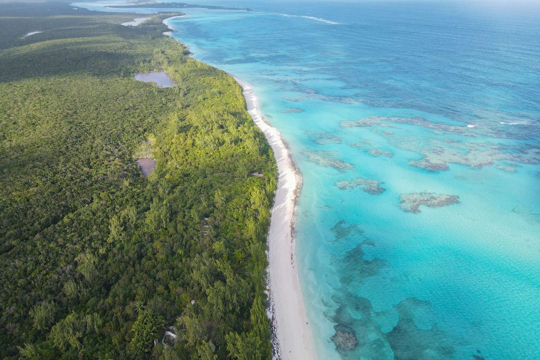 Land in Savannah Sound, Central Eleuthera, The Bahamas 1 - 13864176