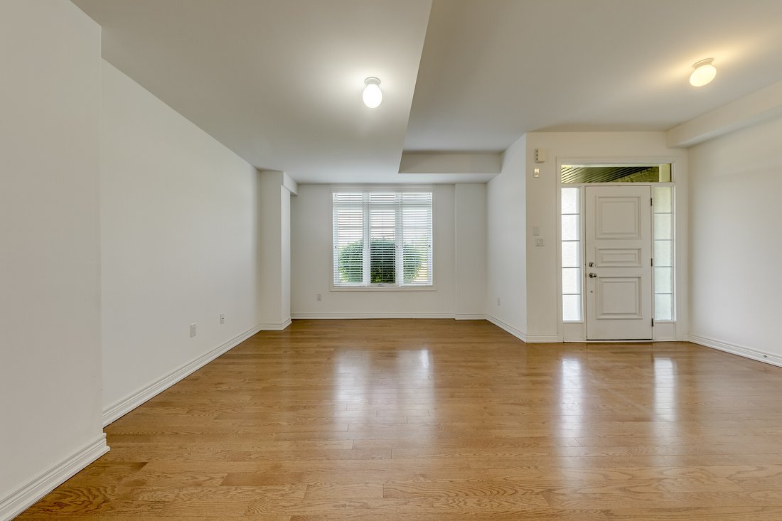 Townhouse in Oakville, Ontario, Canada 5 - 18154083