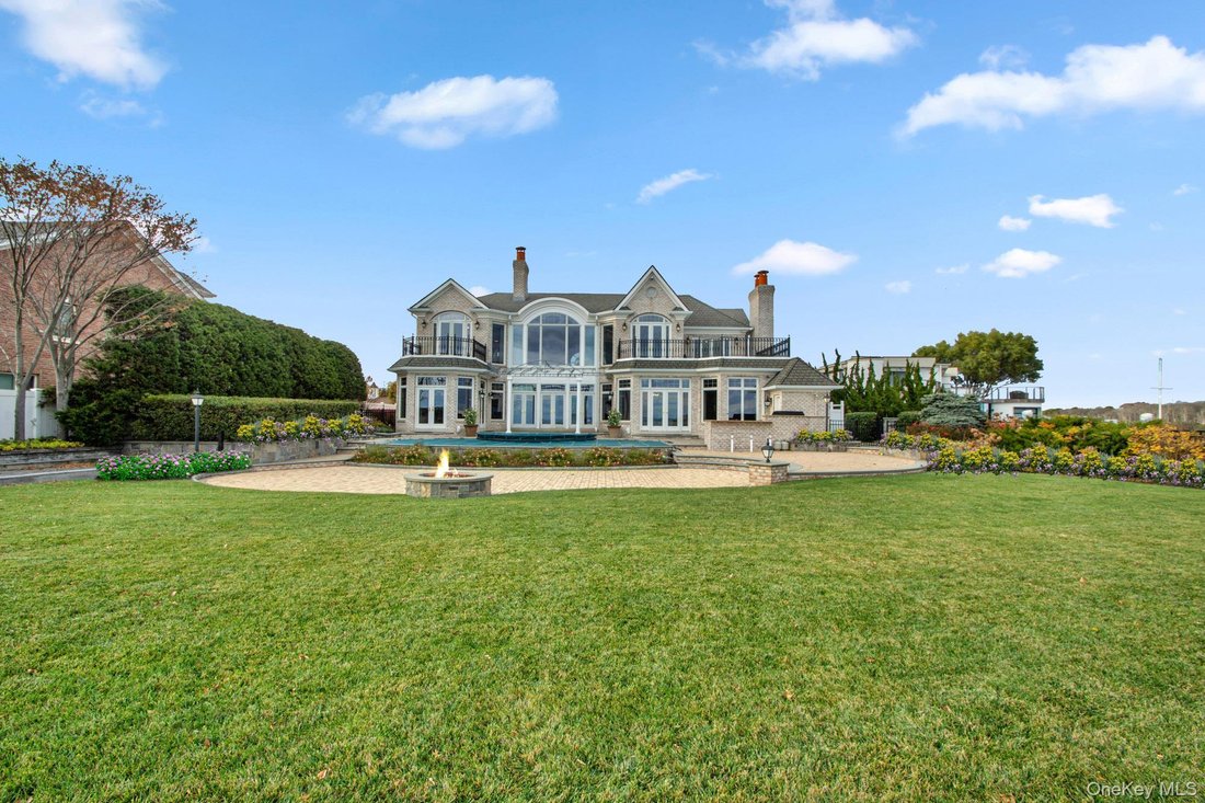 House in Yaphank, New York, United States 2 - 18164849