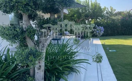 Villa in Vittoria Apuana, Forte dei Marmi, Tuscany 1