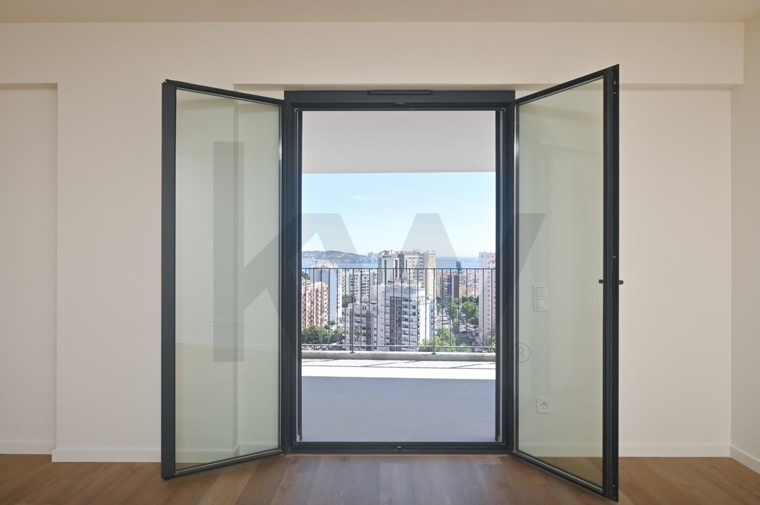 Apartment in Alges, Lisbon, Portugal 1 - 18163108