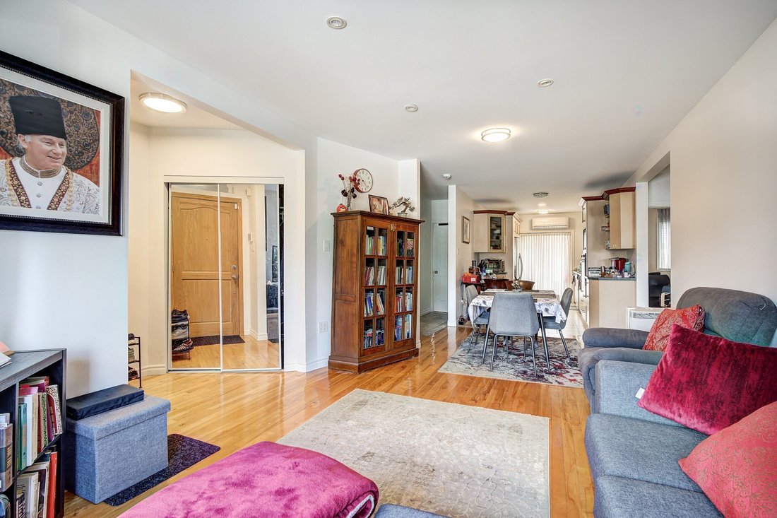 Apartment in Mount Royal, Quebec, Canada 3 - 18160520
