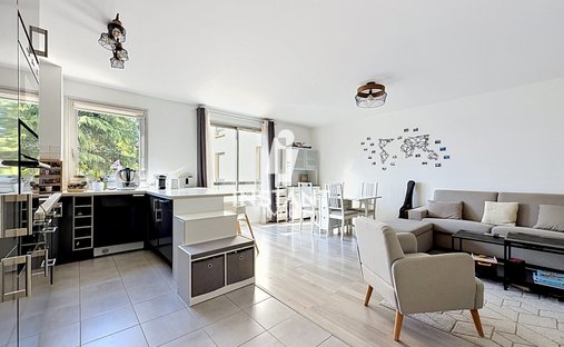 Apartment in Centre Ville, Charenton-le-Pont, France 1