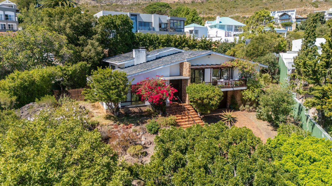 House in Bakoven, Cape Town, South Africa 2 - 18165990
