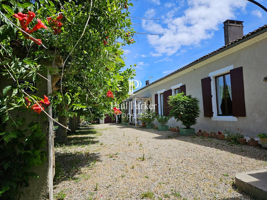 Villa in Astaffort, Nouvelle-Aquitaine, France 3 - 17902446