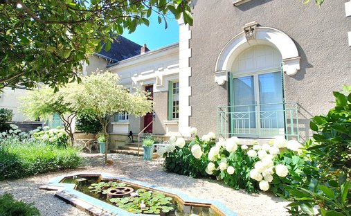 Villa in Chinon, Centre-Val de Loire, France 1