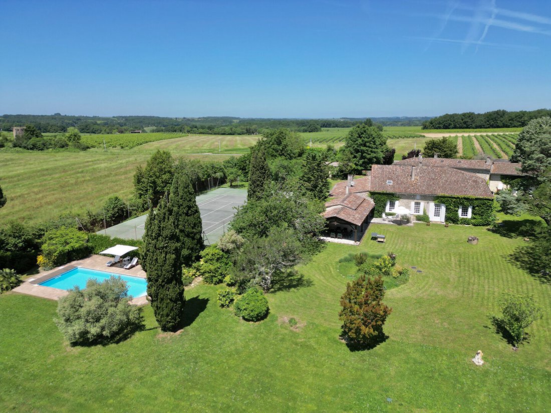 Villa in Castillon-la-Bataille, Nouvelle-Aquitaine, France 1 - 18155962