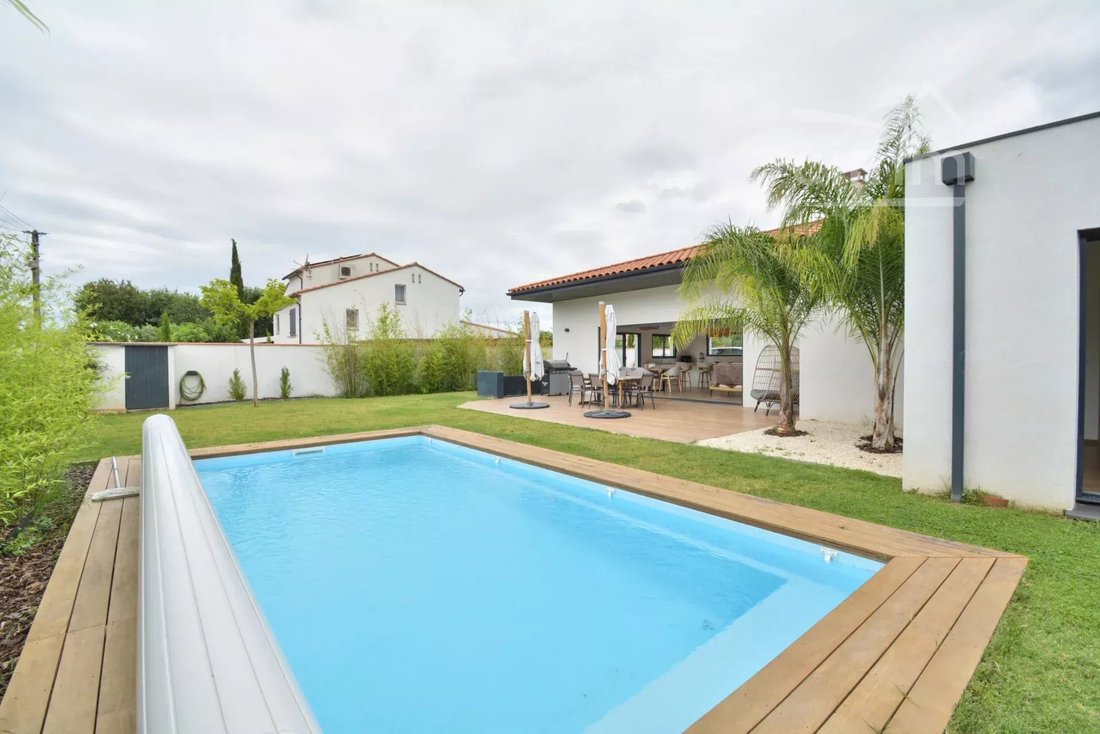 Villa in Sud, Elne, France 2 - 18165700