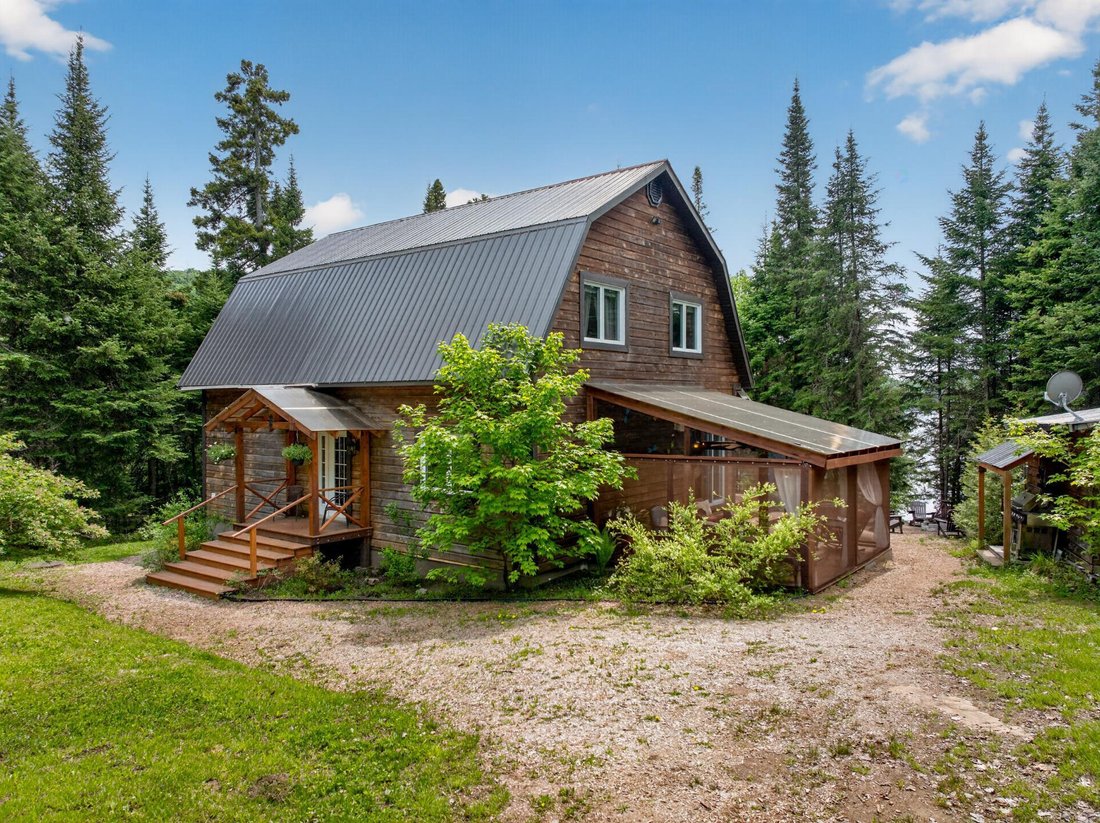 House in Saint-Adolphe-d'Howard, Quebec, Canada 3 - 18160466