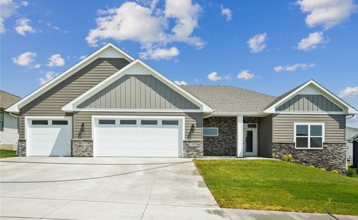 House in Tiffin, Iowa, United States 1