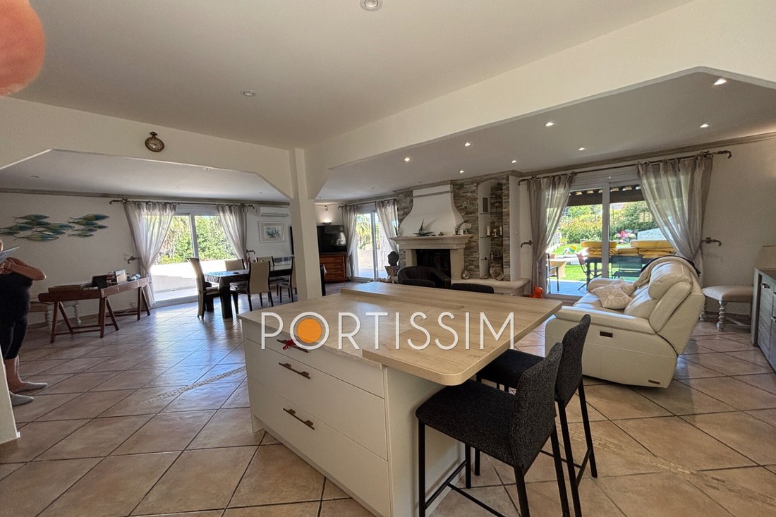 Villa in Val de Cagne-Colline Route de Vence, Cagnes-sur-Mer, France 3 - 18155689