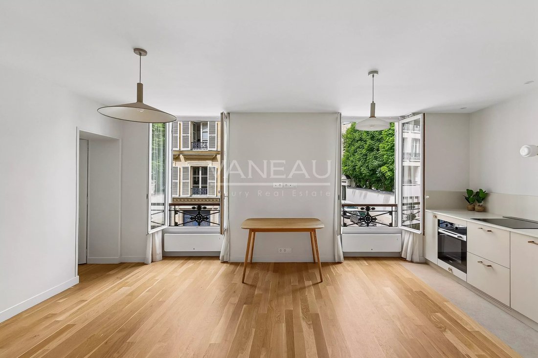 Apartment in Saint Thomas d'Aquin, Paris 7e Arrondissement, Paris 1 - 18156476