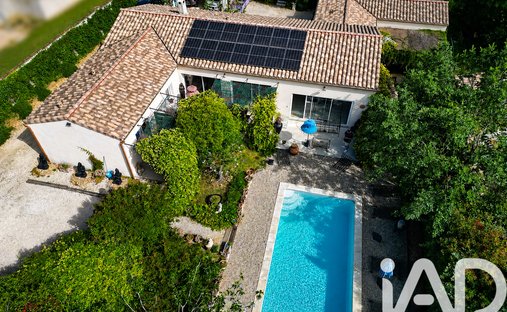 House in Saint-Julien-de-Peyrolas, Occitania, France 1