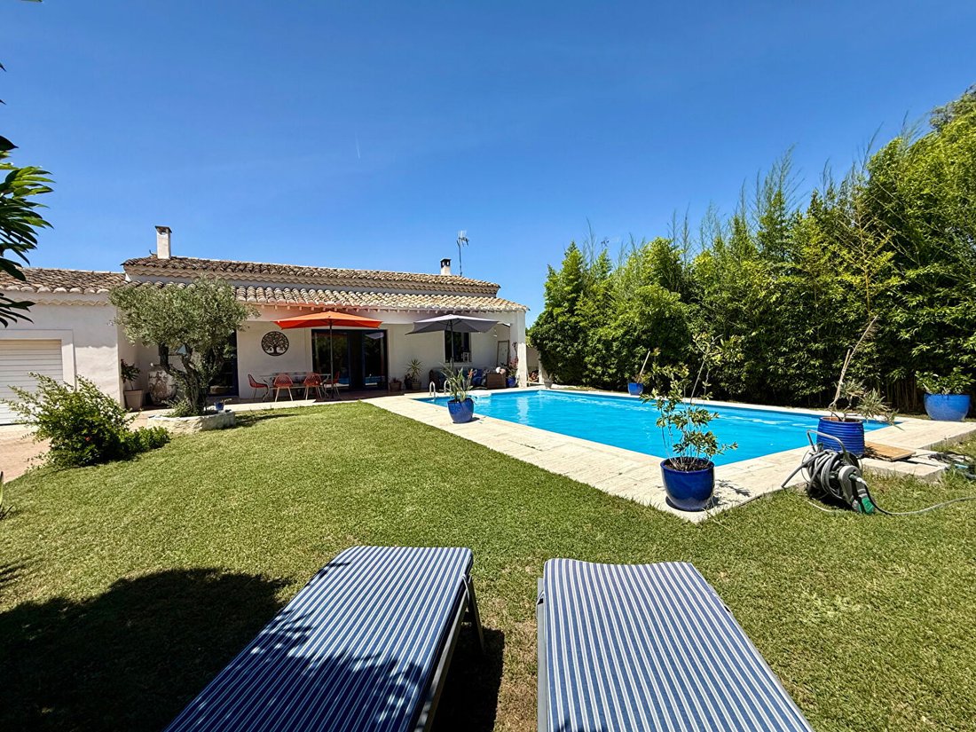 Villa in Maussane-les-Alpilles, Provence-Alpes-Côte d'Azur, France 1 - 18157004