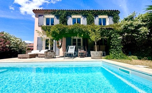Maison à Paradou, Provence-Alpes-Côte d'Azur, France 1