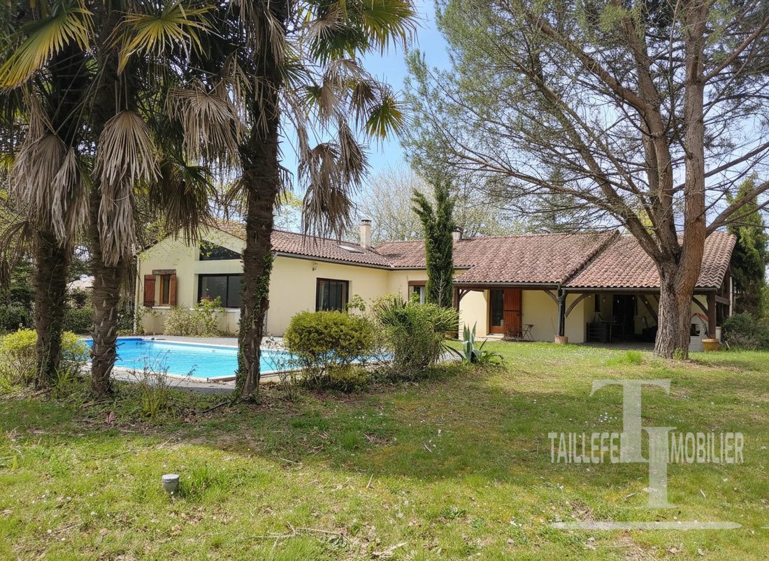 House in Sanilhac, Nouvelle-Aquitaine, France 1 - 17963388