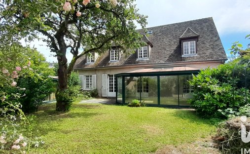 House in Saint Nicolas, Beaune, France 1