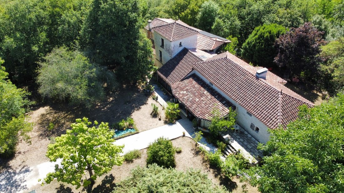 Villa in Montcuq, Montcuq-en-Quercy-Blanc, France 3 - 18157008