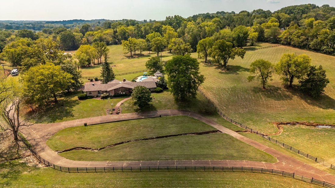 Farm Ranch in Goodlettsville, Tennessee, United States 3 - 18156855