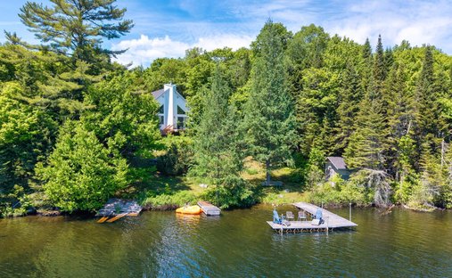 Maison à Lac-Supérieur, Québec, Canada 1