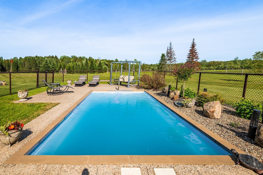 House in Lac-Brome, Quebec, Canada 4 - 18160342