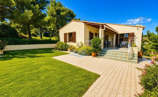House in Plaines Saint Pierre-Saint Julien, Martigues, France 1