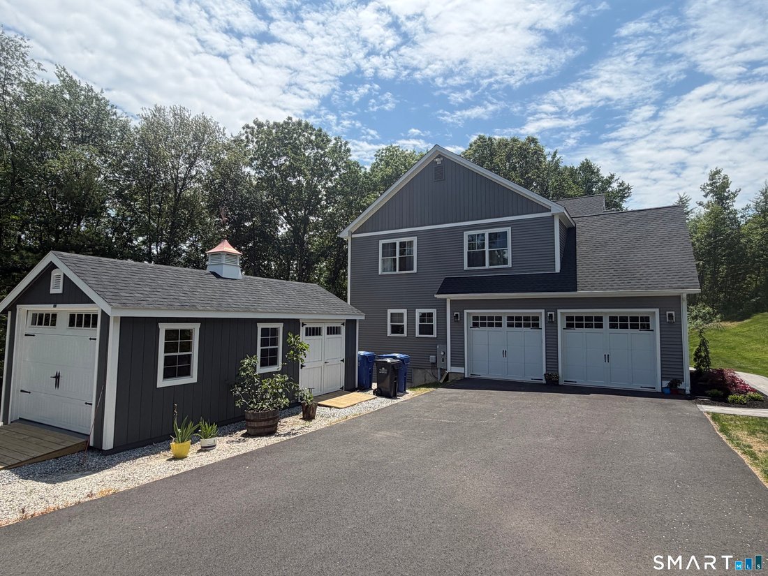 House in Tolland, Connecticut, United States 2 - 18159511