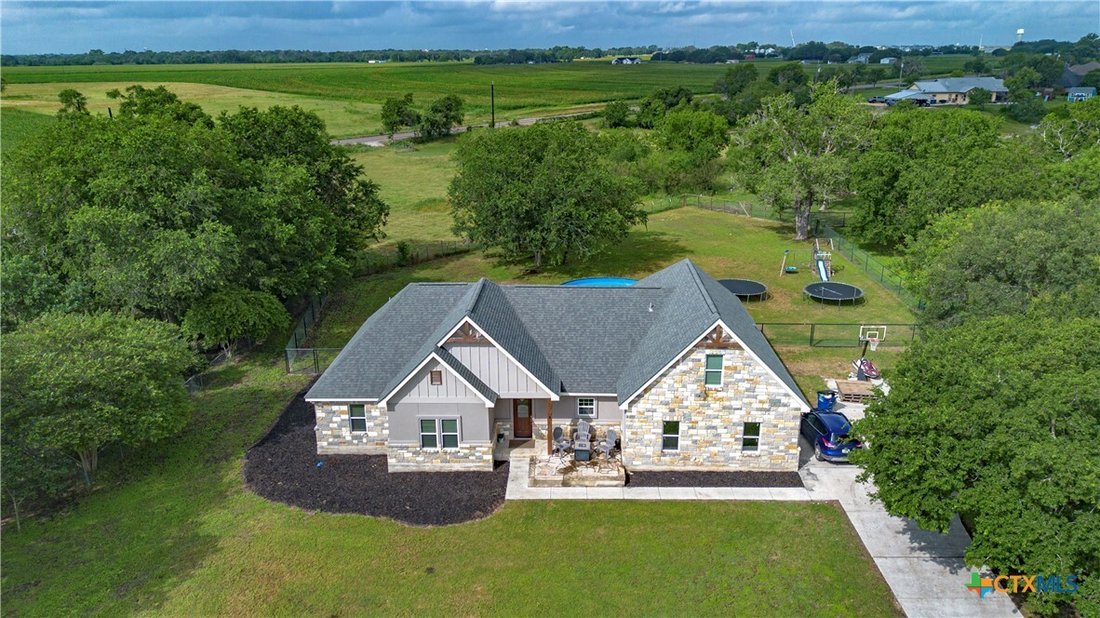 House in Seguin, Texas, United States 4 - 18164875