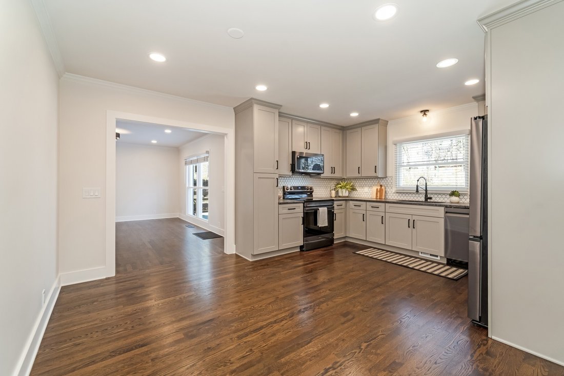 Co Op in Forest Hills, Tennessee, United States 5 - 18162387