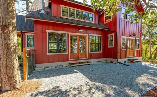 House in Coupeville, Washington, United States 1