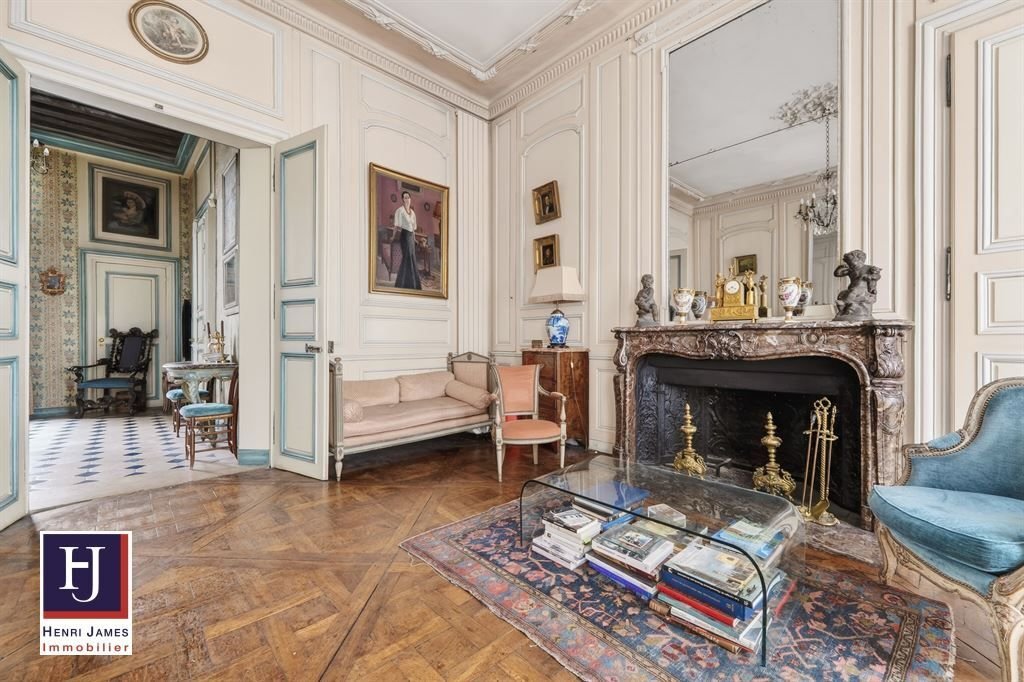 Apartment in Saint Gervais, Paris 4e Arrondissement, Paris 2 - 18159143