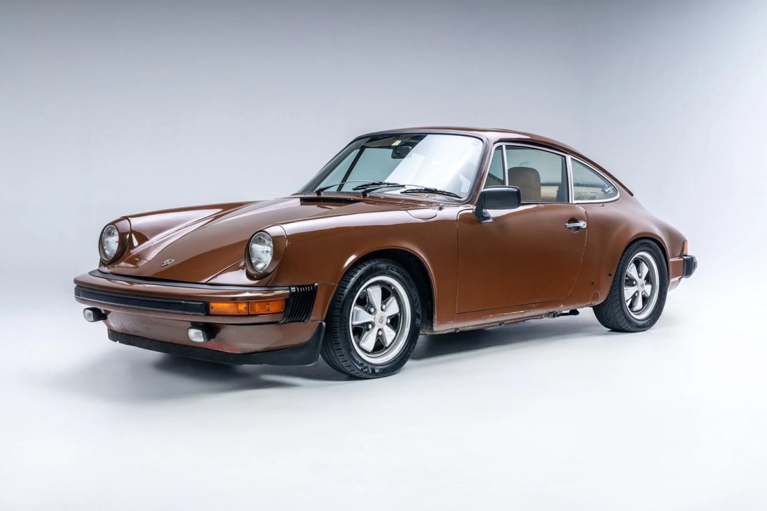 Coupe in Los Angeles, CA, United States 1 - 18160954